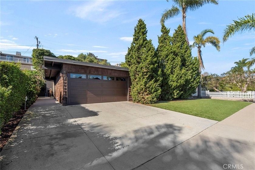 Discover this mid-century modern home nestled on an oversized 8 - Beach Home for sale in Manhattan Beach, California on Beachhouse.com