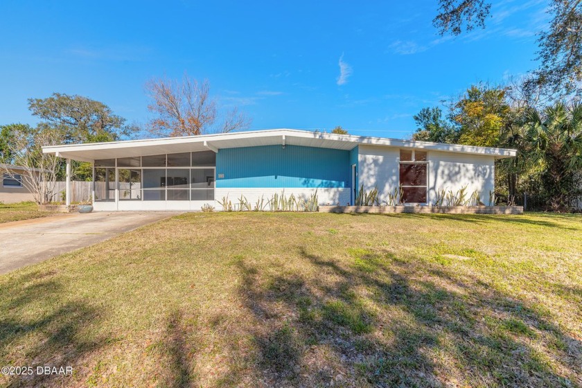 Welcome to your next chapter in vibrant Ormond Beach! This - Beach Home for sale in Ormond Beach, Florida on Beachhouse.com