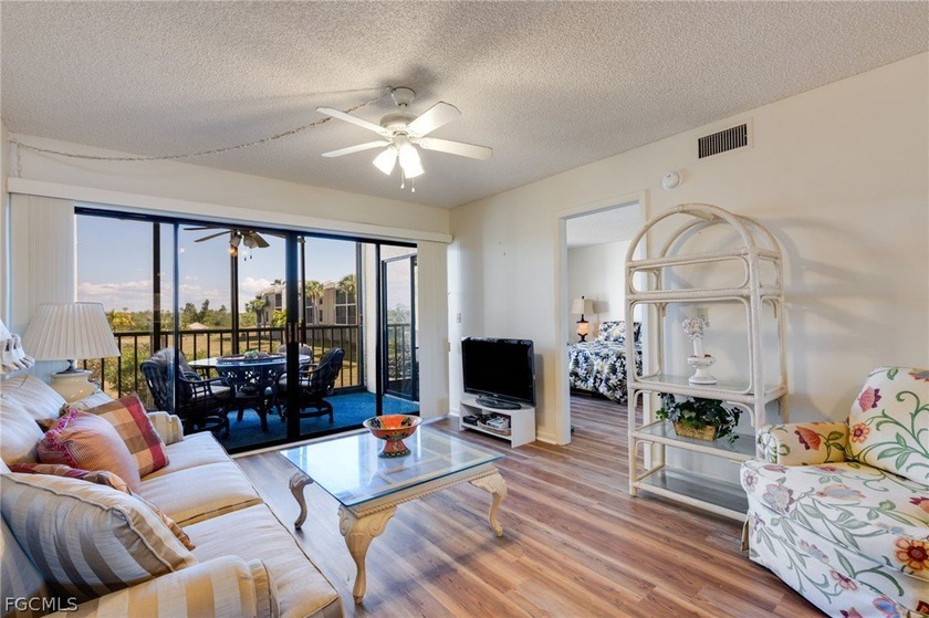 Best priced 2/2 condo on Fort Myers Beach! Located in quiet Bay - Beach Condo for sale in Fort Myers Beach, Florida on Beachhouse.com