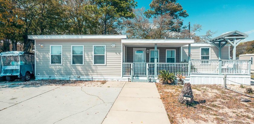 Coastal getaway with character located in a campground community - Beach Home for sale in Myrtle Beach, South Carolina on Beachhouse.com