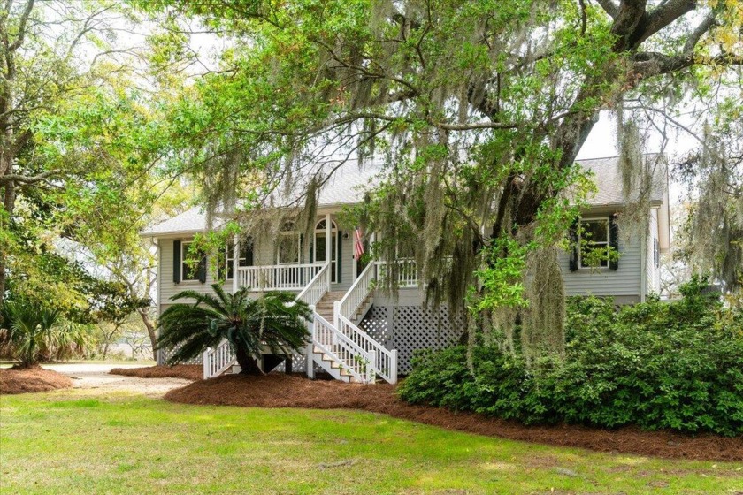 Location is so important in selecting a home. This charming - Beach Home for sale in Edisto Island, South Carolina on Beachhouse.com