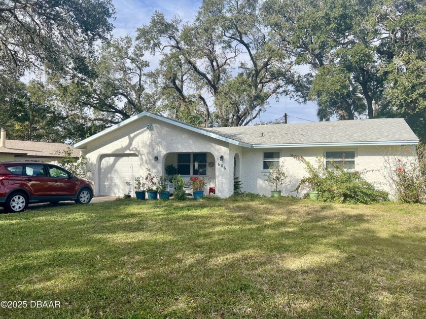 What a fabulous investment opportunity being offered here! This - Beach Home for sale in South Daytona, Florida on Beachhouse.com