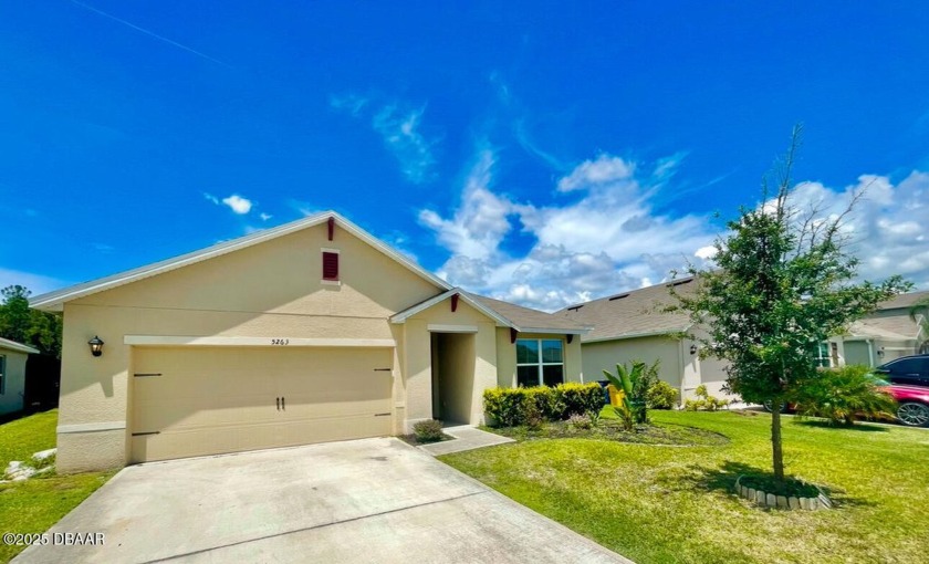 Welcome to 5263 Bear Corn Run in Port Orange! This 3-bedroom - Beach Home for sale in Port Orange, Florida on Beachhouse.com