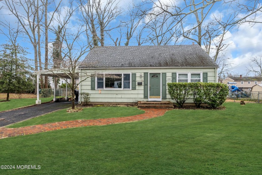Discover your dream home in Oakhurst, NJ! This charming - Beach Home for sale in Oakhurst, New Jersey on Beachhouse.com