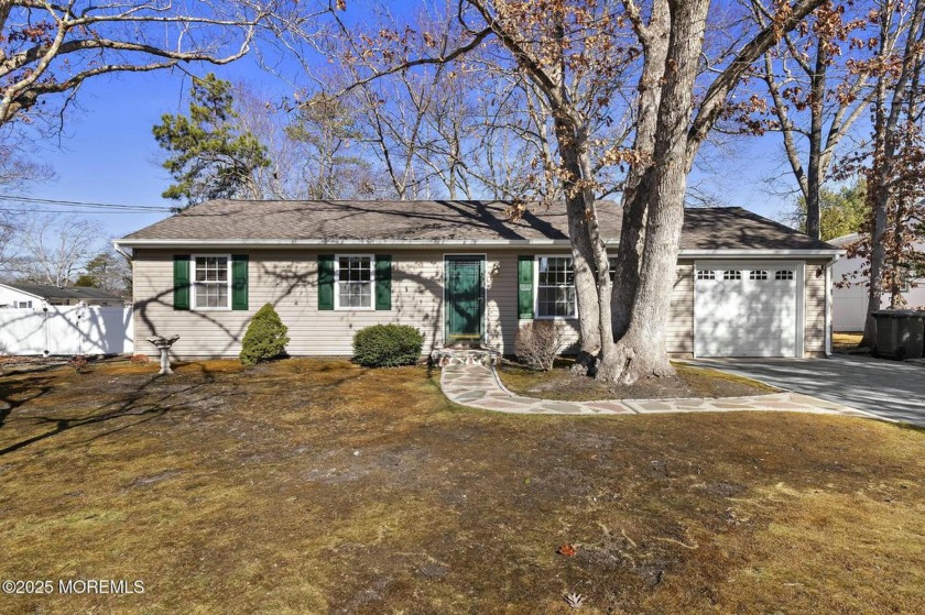 Stafford Twp. - First Time Home Buyers and Empty Nesters, Come - Beach Home for sale in Manahawkin, New Jersey on Beachhouse.com