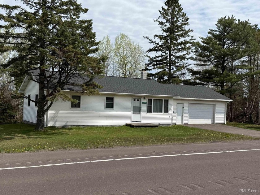Priced to sell now--this cute 3BR/1BA ranch home with a larger - Beach Home for sale in Chassell, Michigan on Beachhouse.com