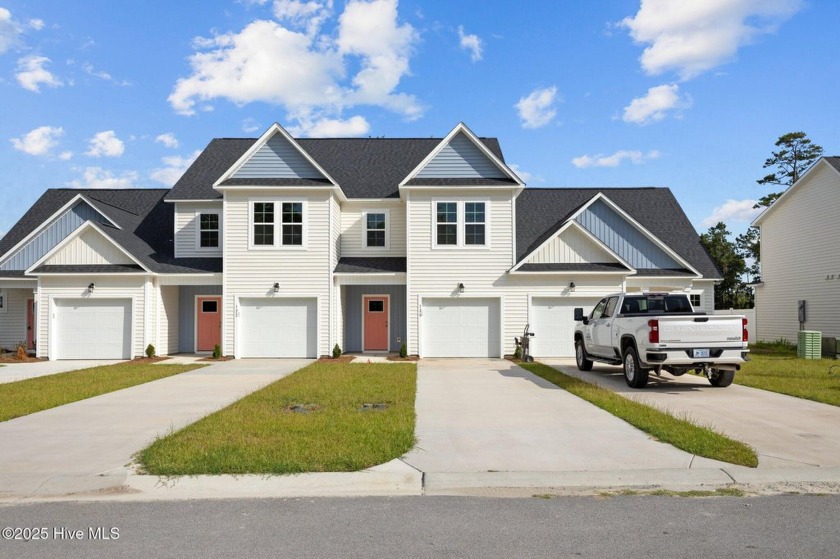 Discover an investment opportunity with this 3-bedroom, 2 and - Beach Townhome/Townhouse for sale in Cedar Point, North Carolina on Beachhouse.com