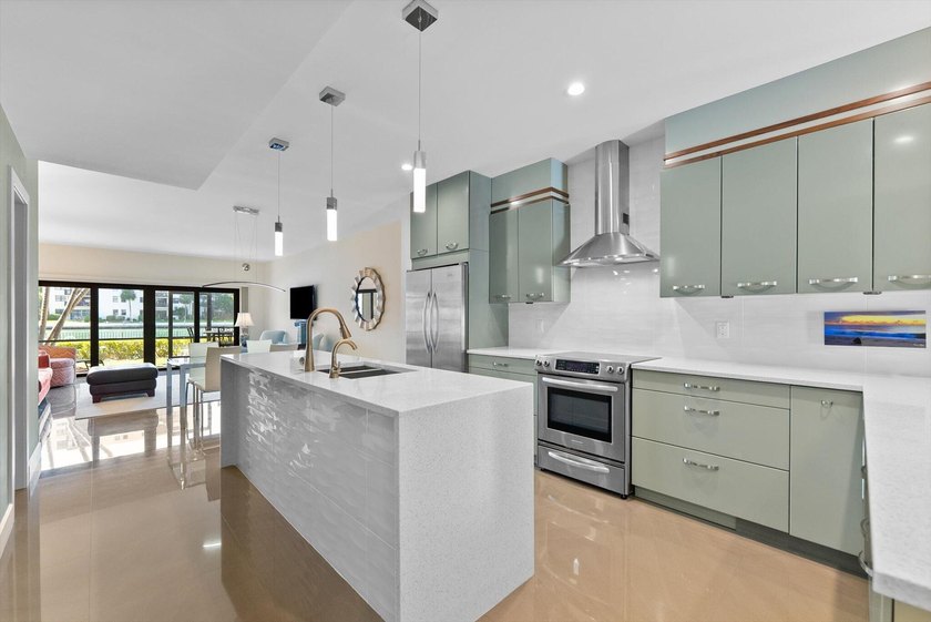 Townhomes directly on the intracoastal rarely come available - Beach Townhome/Townhouse for sale in Pompano Beach, Florida on Beachhouse.com