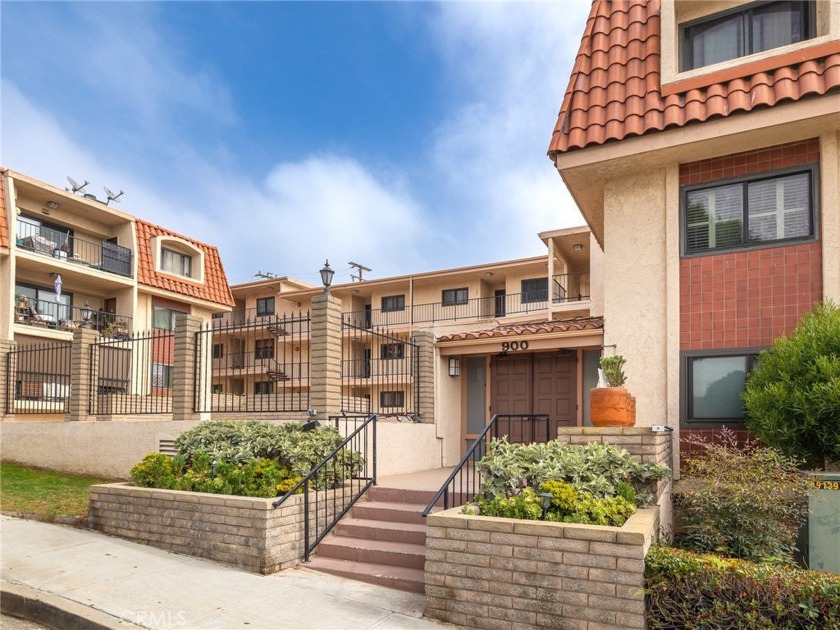 Located in the heart of El Segundo, this beautifully renovated - Beach Condo for sale in El Segundo, California on Beachhouse.com