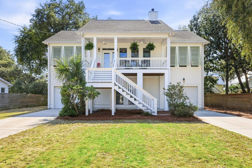 Welcome to 1431 Hindman Avenue, a four-bedroom updated home - Beach Home for sale in Mount Pleasant, South Carolina on Beachhouse.com