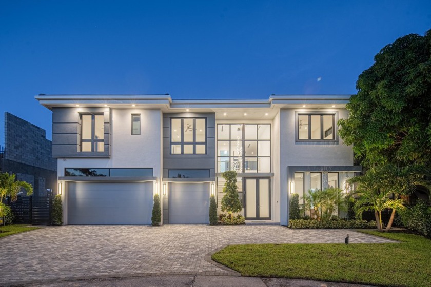 This extraordinary two-story waterfront estate is purpose-built - Beach Home for sale in Boca Raton, Florida on Beachhouse.com
