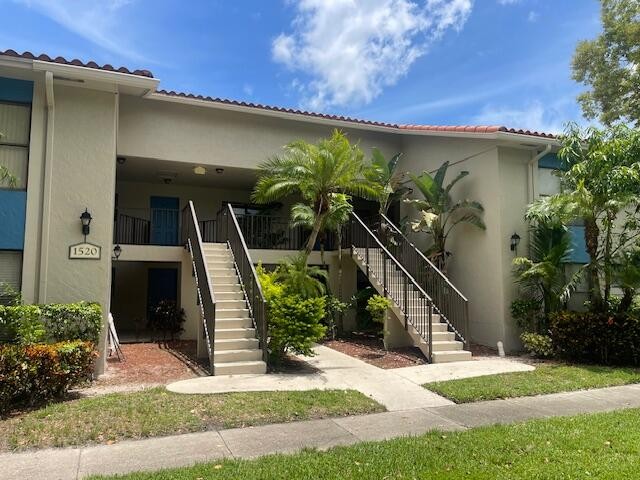 Come and tour this well Maintain  3 bedrooms 2 bathrooms condo - Beach Condo for sale in West Palm Beach, Florida on Beachhouse.com