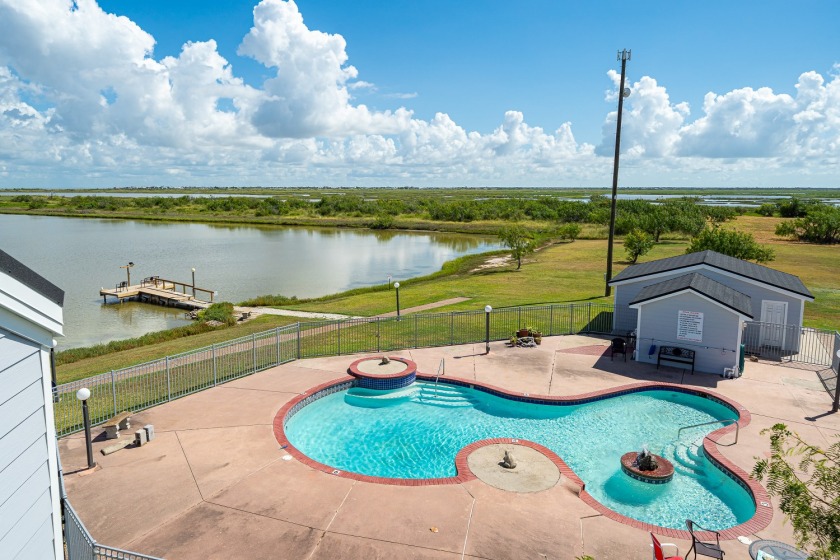 Breathtaking water views! Gorgeous sunrises and sunsets! 2 bd 2 - Beach Vacation Rentals in Rockport, Texas on Beachhouse.com