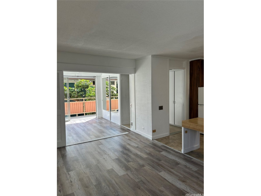 Well-maintained one-bedroom, one bath corner unit featuring - Beach Condo for sale in Honolulu, Hawaii on Beachhouse.com