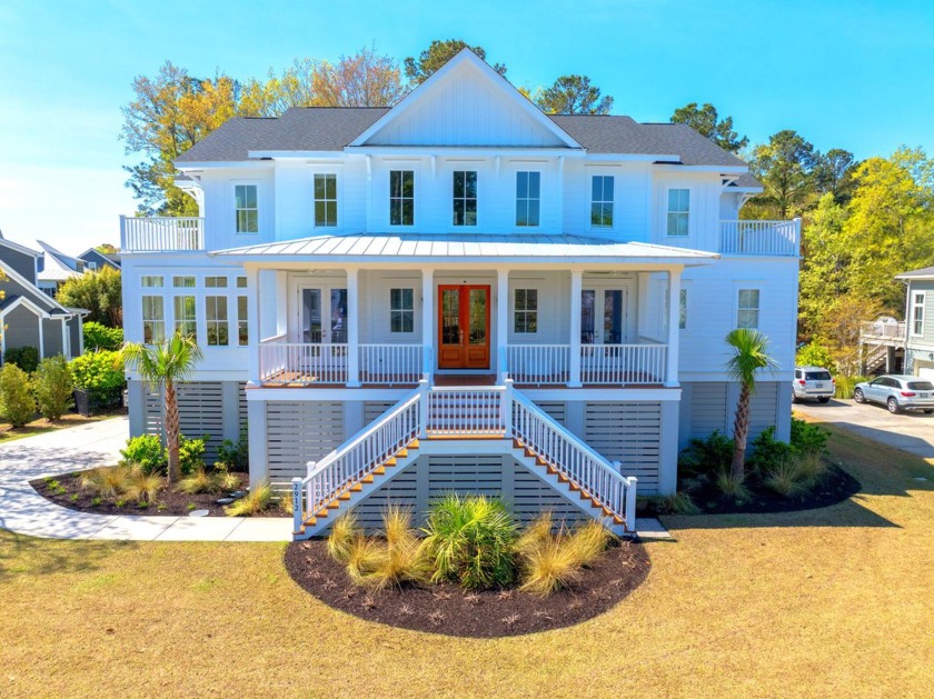 Be enveloped in peace as you ascend the Welcoming Arms into this - Beach Home for sale in Mount Pleasant, South Carolina on Beachhouse.com