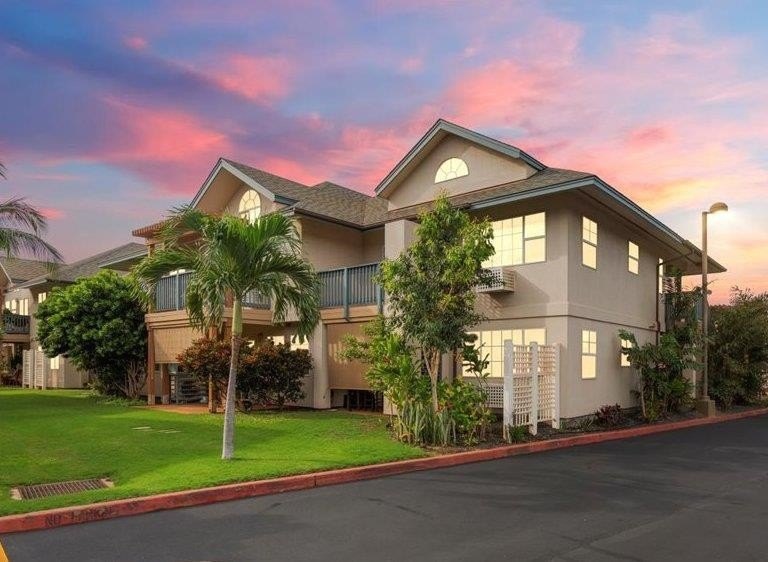 Welcome to 13A at Villas at Kenolio--an inviting upstairs corner - Beach Condo for sale in Kihei, Hawaii on Beachhouse.com