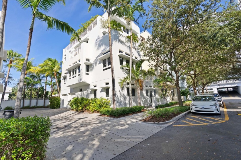 Back on the market! Priced to sell at the Aqua residences - Beach Townhome/Townhouse for sale in Miami  Beach, Florida on Beachhouse.com