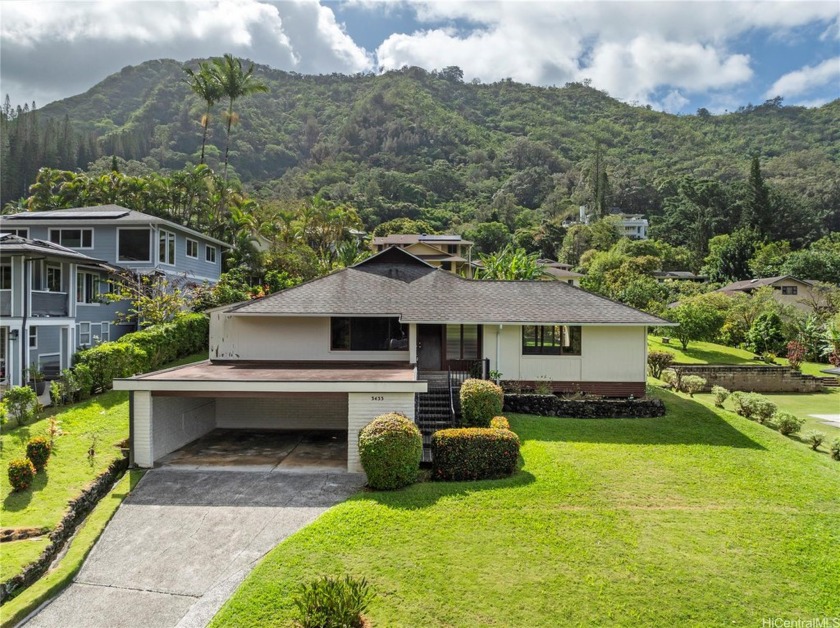 Welcome to this tranquil home located in a quiet upper Nuuanu - Beach Home for sale in Honolulu, Hawaii on Beachhouse.com
