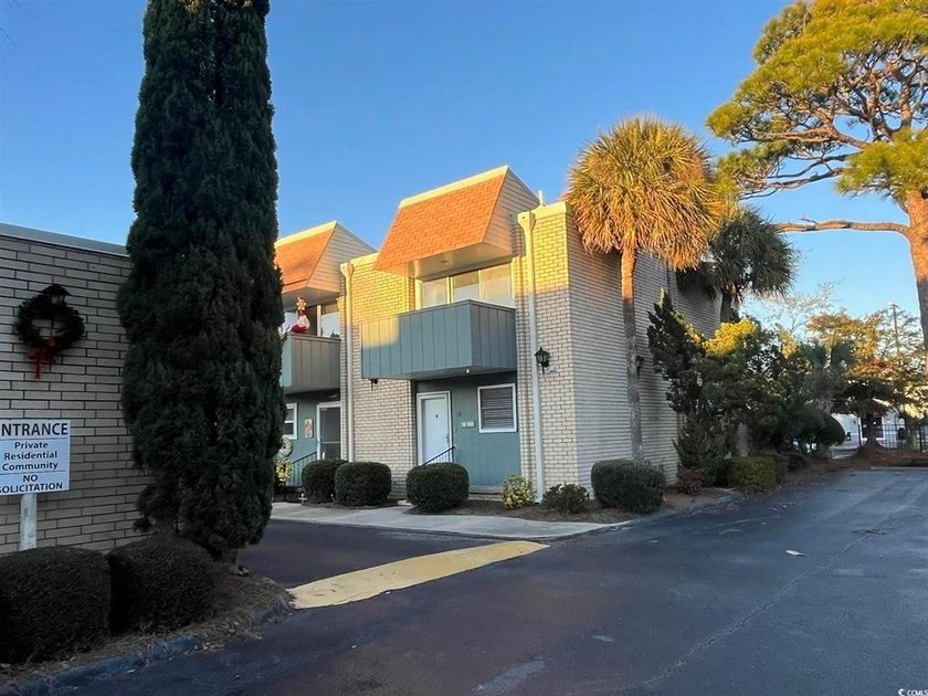 Completely renovated and ideally located, this stunning - Beach Condo for sale in Myrtle Beach, South Carolina on Beachhouse.com