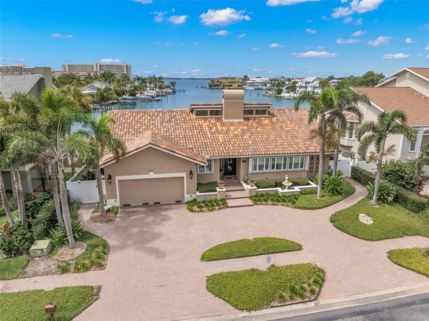 Discover the lifestyle you've been looking for in this well - Beach Home for sale in Gulfport, Florida on Beachhouse.com