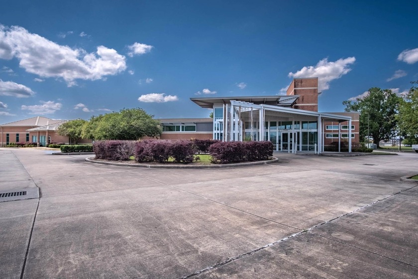 This ambulatory healthcare building is the former Breast Cancer - Beach Commercial for sale in Houma, Louisiana on Beachhouse.com