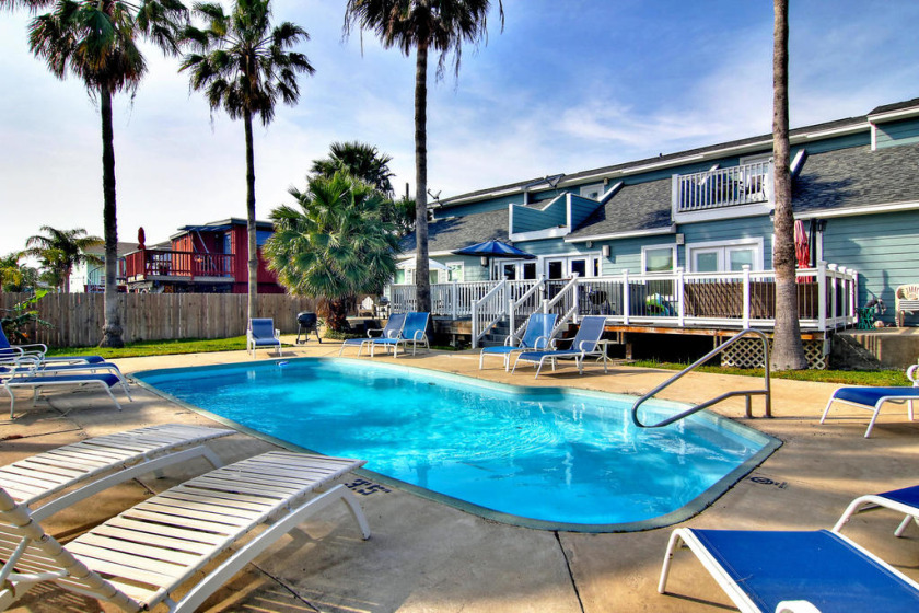 Huge pool in a private courtyard area and just a 5 minute walk - Beach Vacation Rentals in Port Aransas, Texas on Beachhouse.com