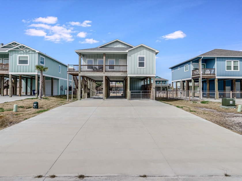 Gorgeous 32 home with amazing waterviews! Veteran Owned - Beach Vacation Rentals in Rockport, Texas on Beachhouse.com