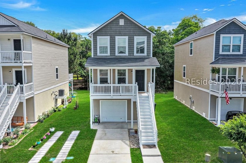 Beautifully maintained and move-in ready home! This 3-bedroom, 2 - Beach Home for sale in Beaufort, South Carolina on Beachhouse.com