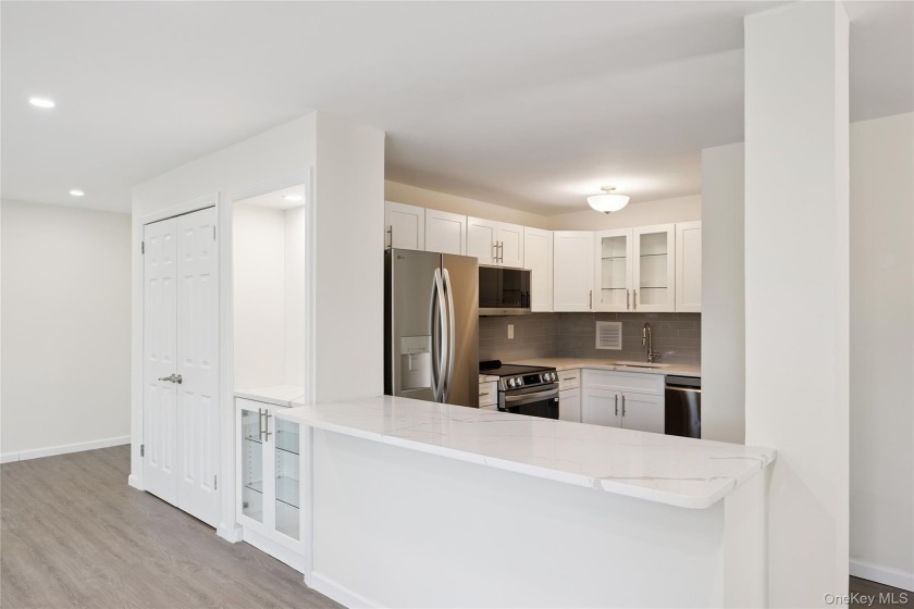 SPONSOR APARTMENT - NO BOARD APPROVAL. 3BR 1BTH With Private - Beach Home for sale in Beechhurst, New York on Beachhouse.com