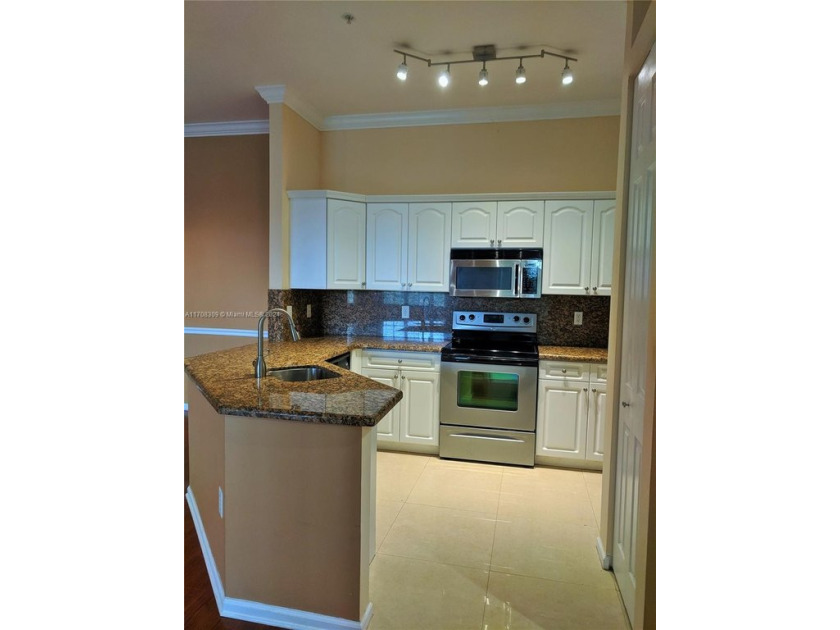 Beautiful 2/2 unit in prestigious Villaggio! This Bright and - Beach Condo for sale in Miramar, Florida on Beachhouse.com