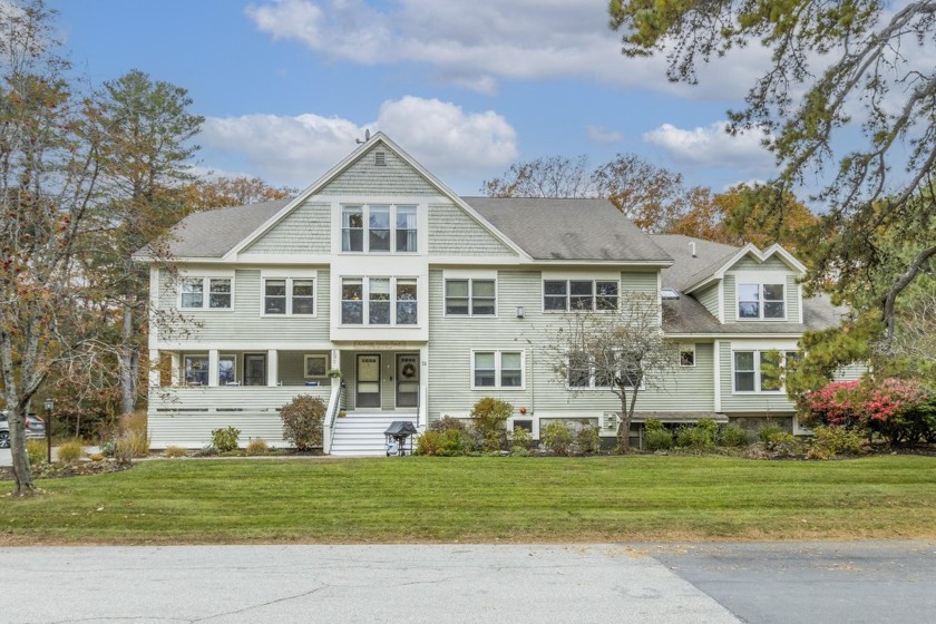 Welcome to this spacious and sunny Cape Elizabeth condo located - Beach Condo for sale in Cape Elizabeth, Maine on Beachhouse.com