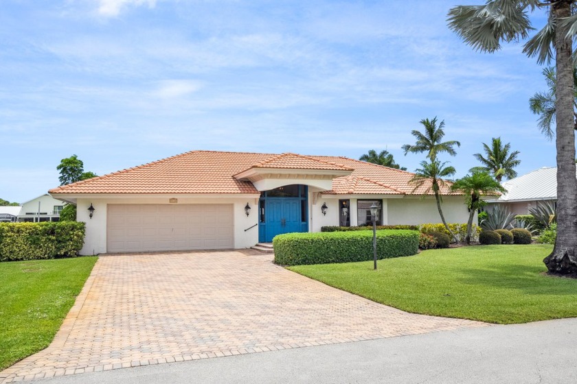 This community has it ALL! Welcome HOME to your 3-bdrm 3-bath - Beach Home for sale in Stuart, Florida on Beachhouse.com
