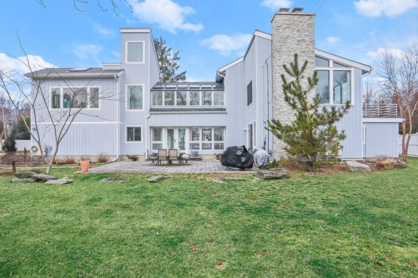 Dramatic and spacious Saugatuck Shores contemporary is bathed in - Beach Home for sale in Westport, Connecticut on Beachhouse.com
