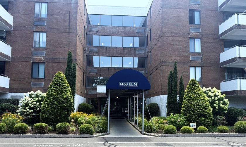 1460 Elm Street unit: 124 - Beach Apartment for sale in Stratford, Connecticut on Beachhouse.com