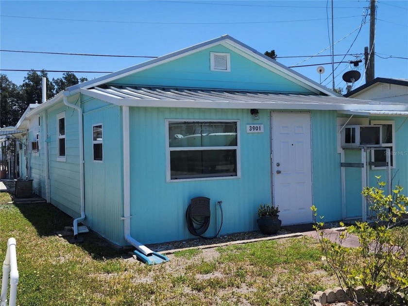 Looking for something unconventional??? This is not your typical - Beach Home for sale in Bradenton, Florida on Beachhouse.com