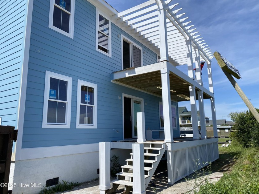 Beautiful 2 story home newly renovated and rebuilt (only - Beach Home for sale in Morehead City, North Carolina on Beachhouse.com