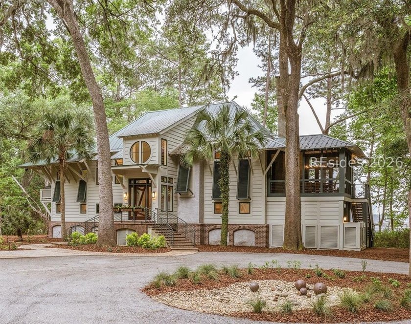 A perfect blend of traditional Lowcountry architecture and - Beach Home for sale in Okatie, South Carolina on Beachhouse.com