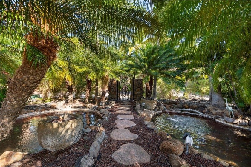 Home actually features 3 spacious bedrooms and the pool house! - Beach Home for sale in Lahaina, Hawaii on Beachhouse.com