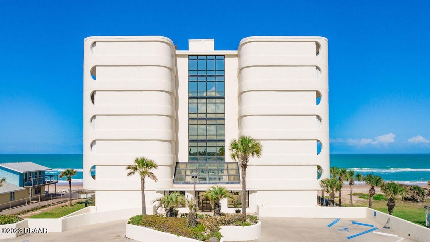 If you are looking to be WOWED, this is the condo for you! The - Beach Condo for sale in Ormond Beach, Florida on Beachhouse.com