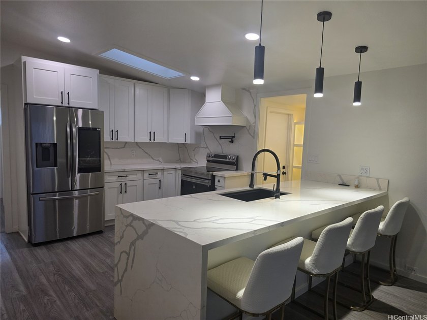 Stunning Renovated 5-Bedroom Retreat with Solar and Modern - Beach Home for sale in Ewa Beach, Hawaii on Beachhouse.com