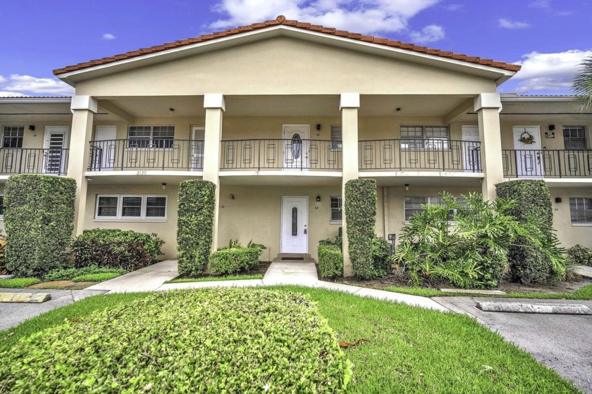 Lovely ground-floor 1-bedroom, 1.5-bath condo in the heart of - Beach Condo for sale in Lighthouse Point, Florida on Beachhouse.com