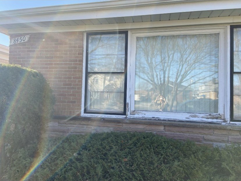 Home in need of major repairs. Basement is flooded and has mold - Beach Home for sale in Skokie, Illinois on Beachhouse.com