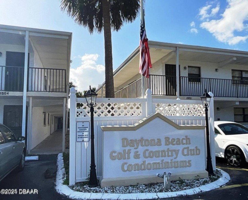 This 2 bedroom, 2 bathroom apartment is a perfect opportunity - Beach Condo for sale in Daytona Beach, Florida on Beachhouse.com