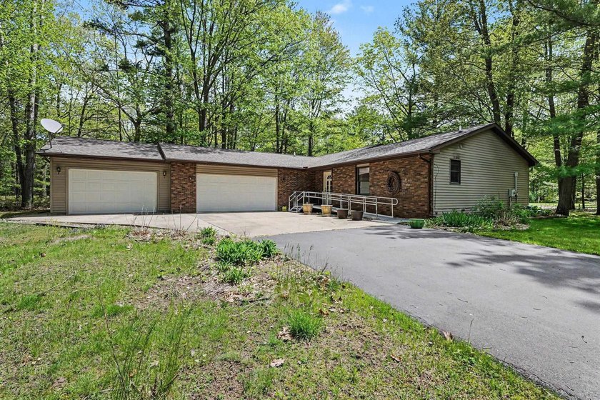 **Open House Sunday May 31st from 12:00 to 4:00** Welcome to the - Beach Home for sale in Standish, Michigan on Beachhouse.com