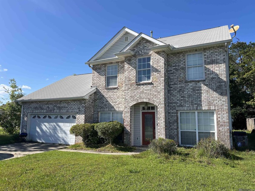 Spacious home situated on an oversized lot featuring 4 - Beach Home for sale in Slidell, Louisiana on Beachhouse.com