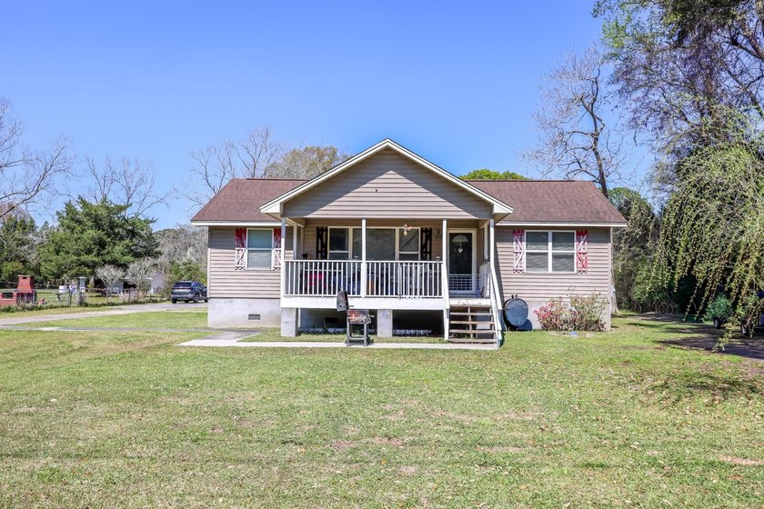 RECENT PRICE IMPROVEMENT!!! Welcome to 57 Jacobs Avenue, a - Beach Home for sale in Georgetown, South Carolina on Beachhouse.com