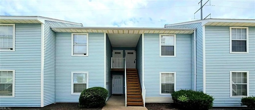 Welcome to 5657 Summit Arch, a charming 2-bedroom, 1-bath condo - Beach Condo for sale in Virginia Beach, Virginia on Beachhouse.com