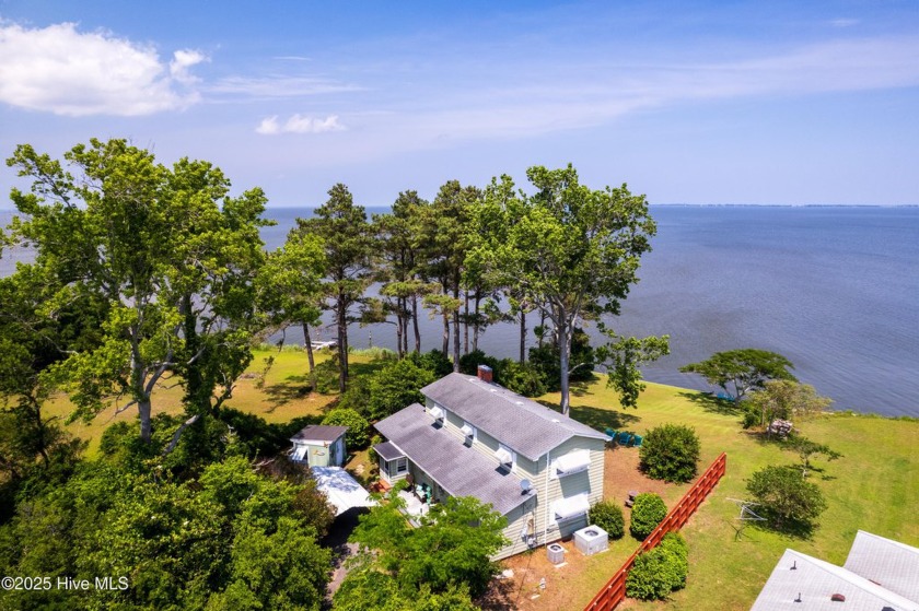 Location, Location, Location!!! Affordable waterfront - Beach Home for sale in Aydlett, North Carolina on Beachhouse.com
