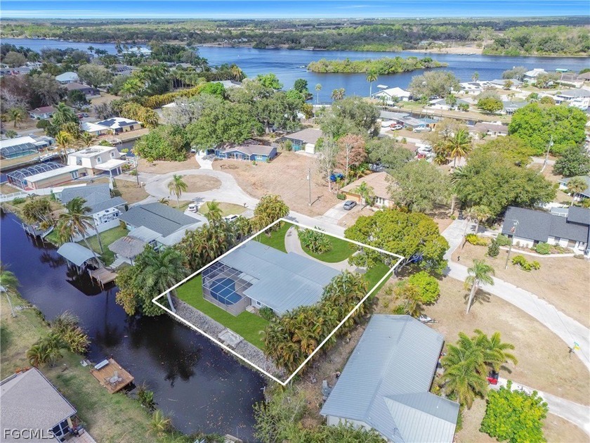 WATERFRONT POOL HOME + GULF ACCESS + TWO PRIMARY SUITES. Welcome - Beach Home for sale in Fort Myers, Florida on Beachhouse.com