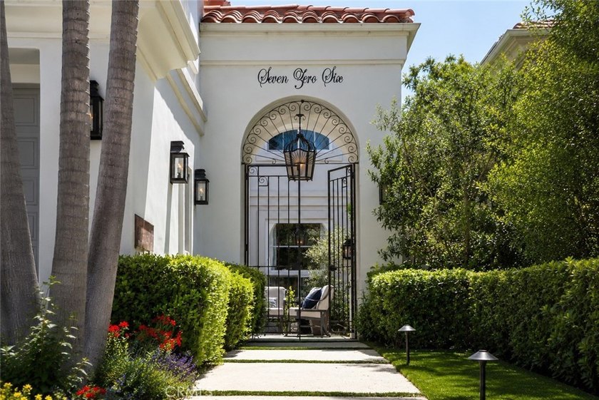 Your beach house awaits in this warm and inviting South Redondo - Beach Home for sale in Redondo Beach, California on Beachhouse.com